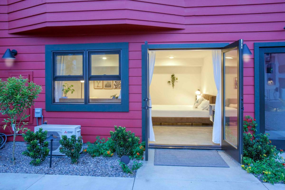 Apartment for rent at 598 W Laurel St, San Diego, CA 92101