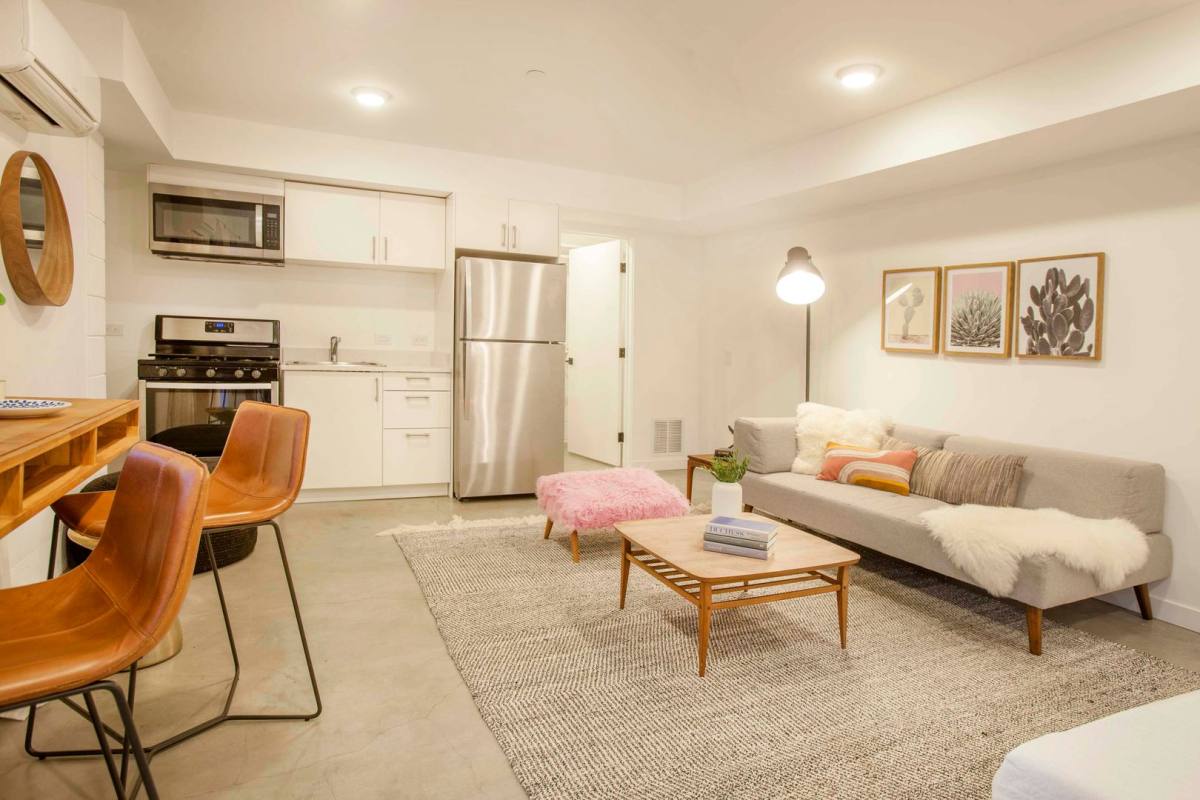 Apartment for rent at 598 W Laurel St, San Diego, CA 92101