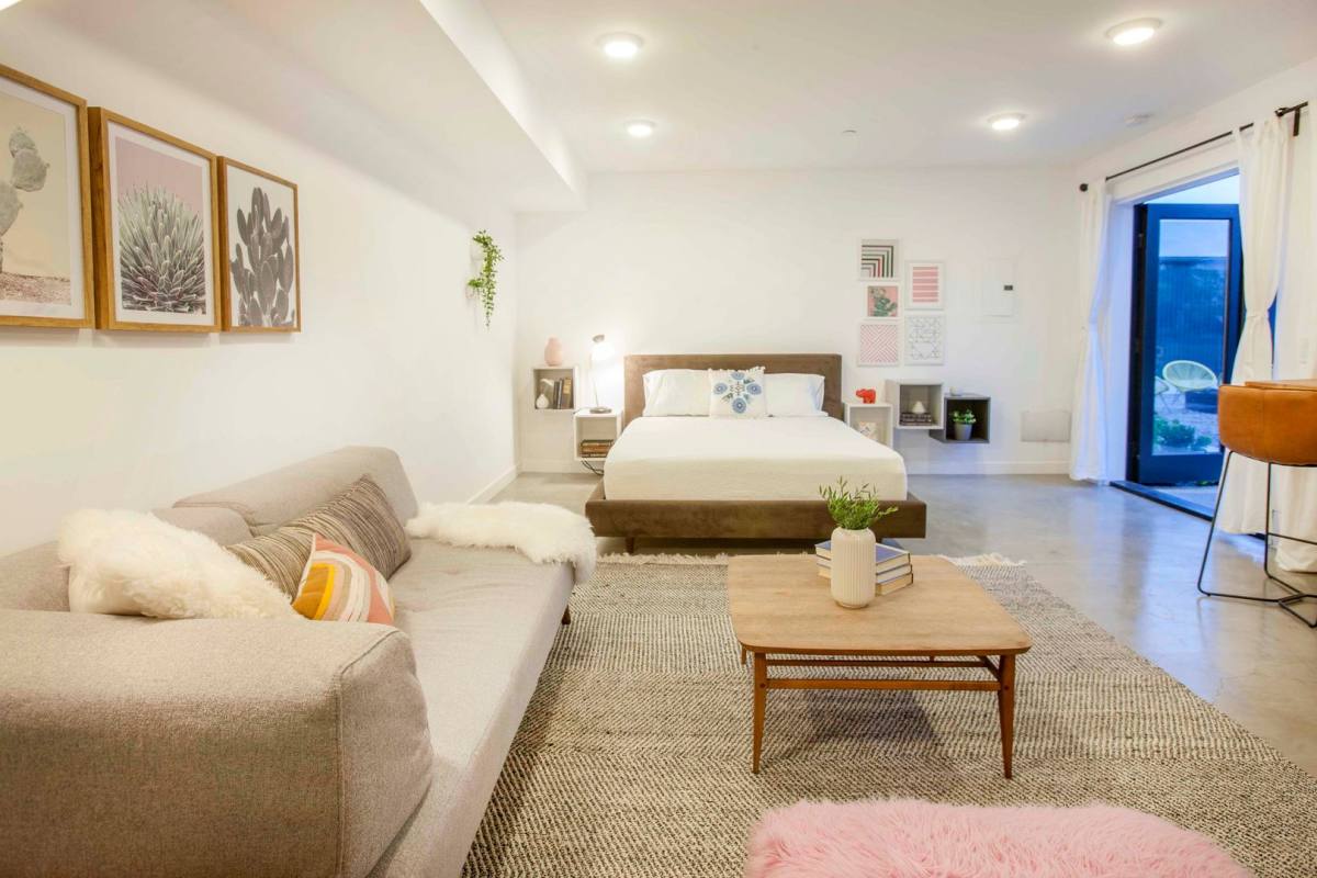 Apartment for rent at 598 W Laurel St, San Diego, CA 92101