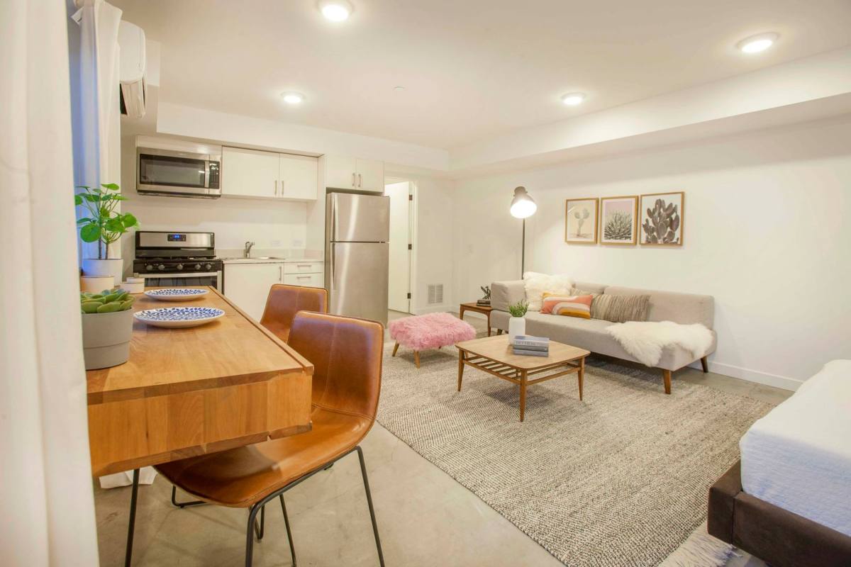 Apartment for rent at 598 W Laurel St, San Diego, CA 92101