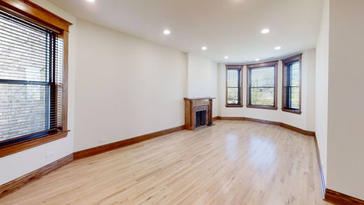Apartment for rent at 1443-1445 W Belle Plaine, Chicago, IL 60613