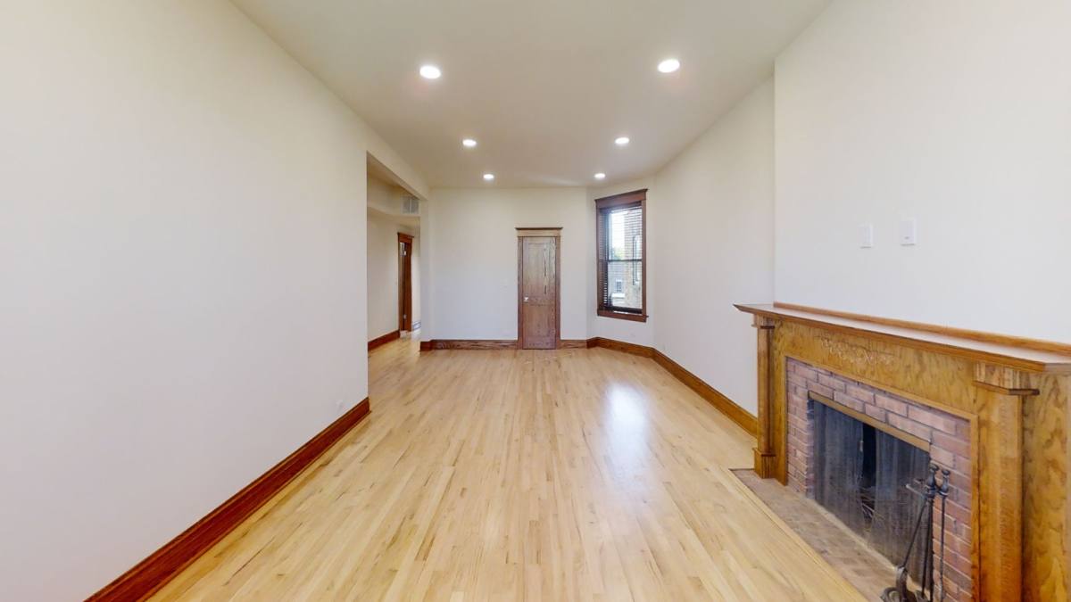 Apartment for rent at 1443-1445 W Belle Plaine, Chicago, IL 60613