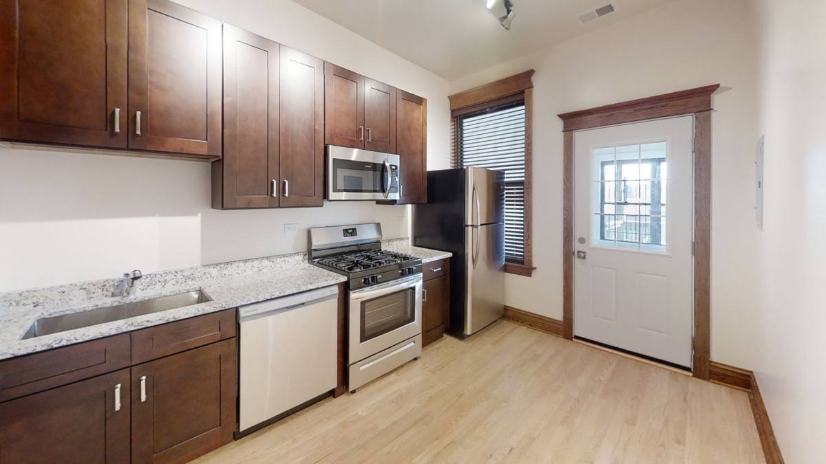 Apartment for rent at 1443-1445 W Belle Plaine, Chicago, IL 60613