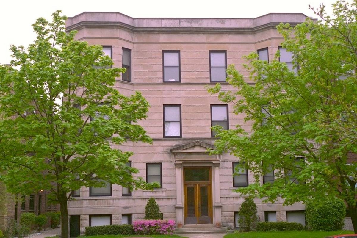 Apartment for rent at 1443-1445 W Belle Plaine, Chicago, IL 60613