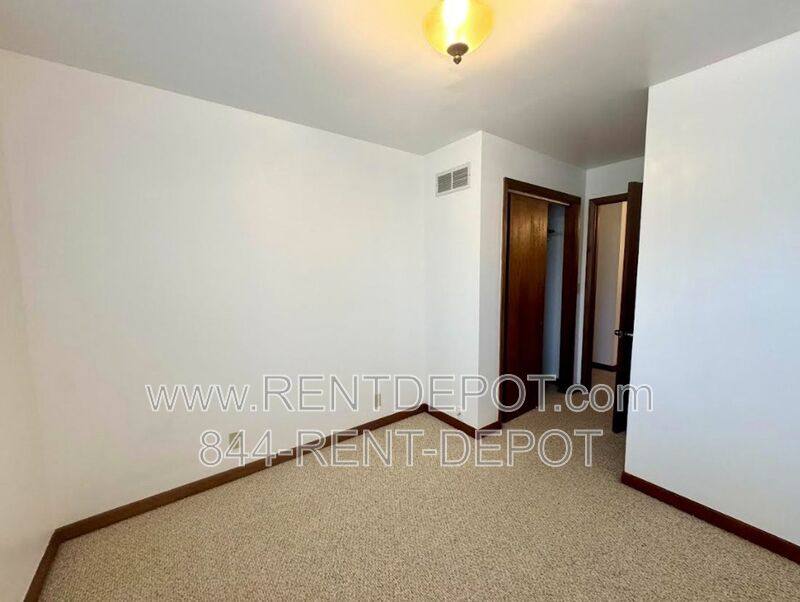 Townhouse for rent at 306-308 Bob Court, Evansville, IN 47711