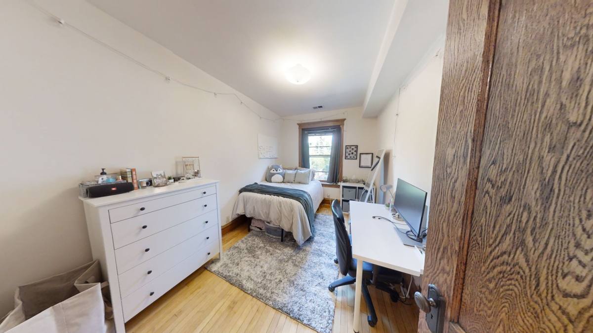 Apartment for rent at 3604-3610 W Bosworth, Chicago, IL 60613