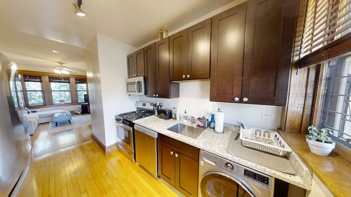 Apartment for rent at 3604-3610 W Bosworth, Chicago, IL 60613