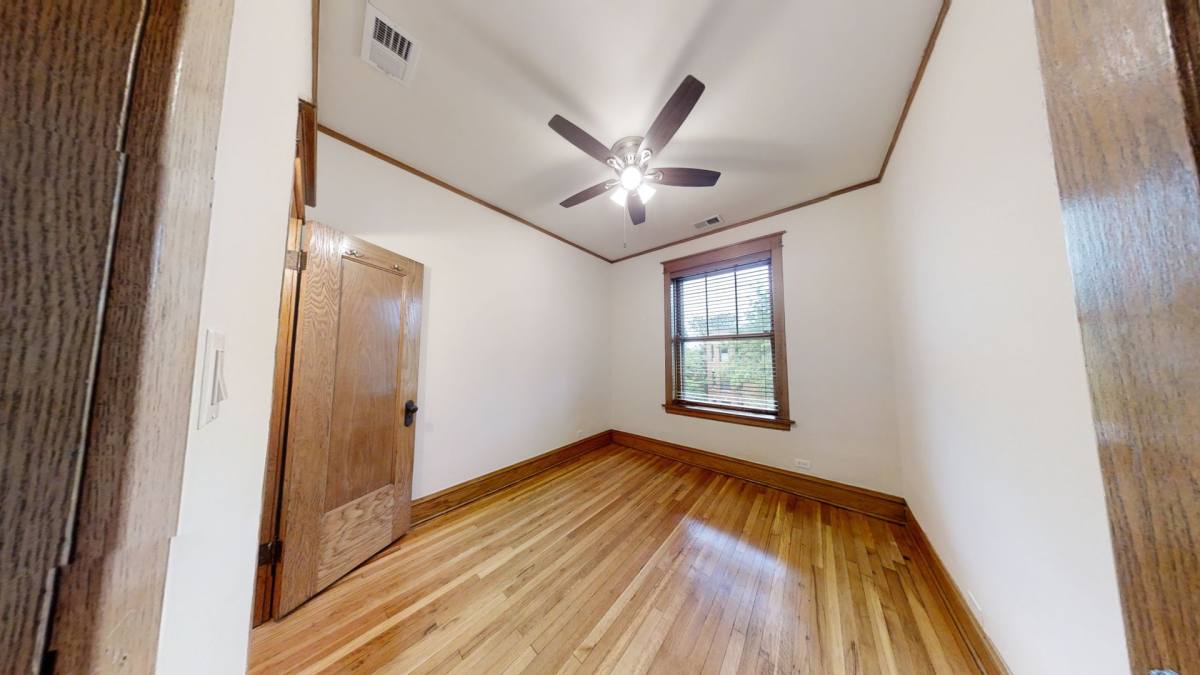 Apartment for rent at 3767 N Lakewood, Chicago, IL 60613