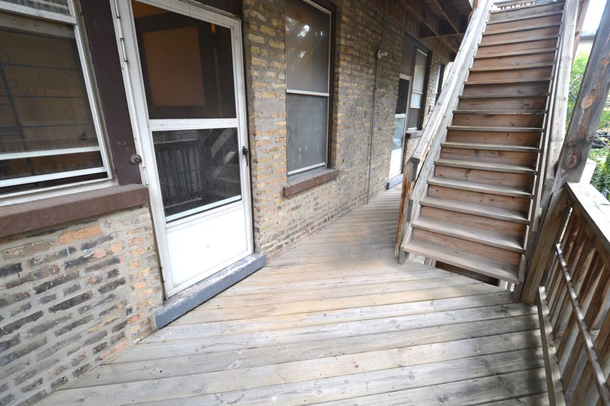 Apartment for rent at 3767 N Lakewood, Chicago, IL 60613