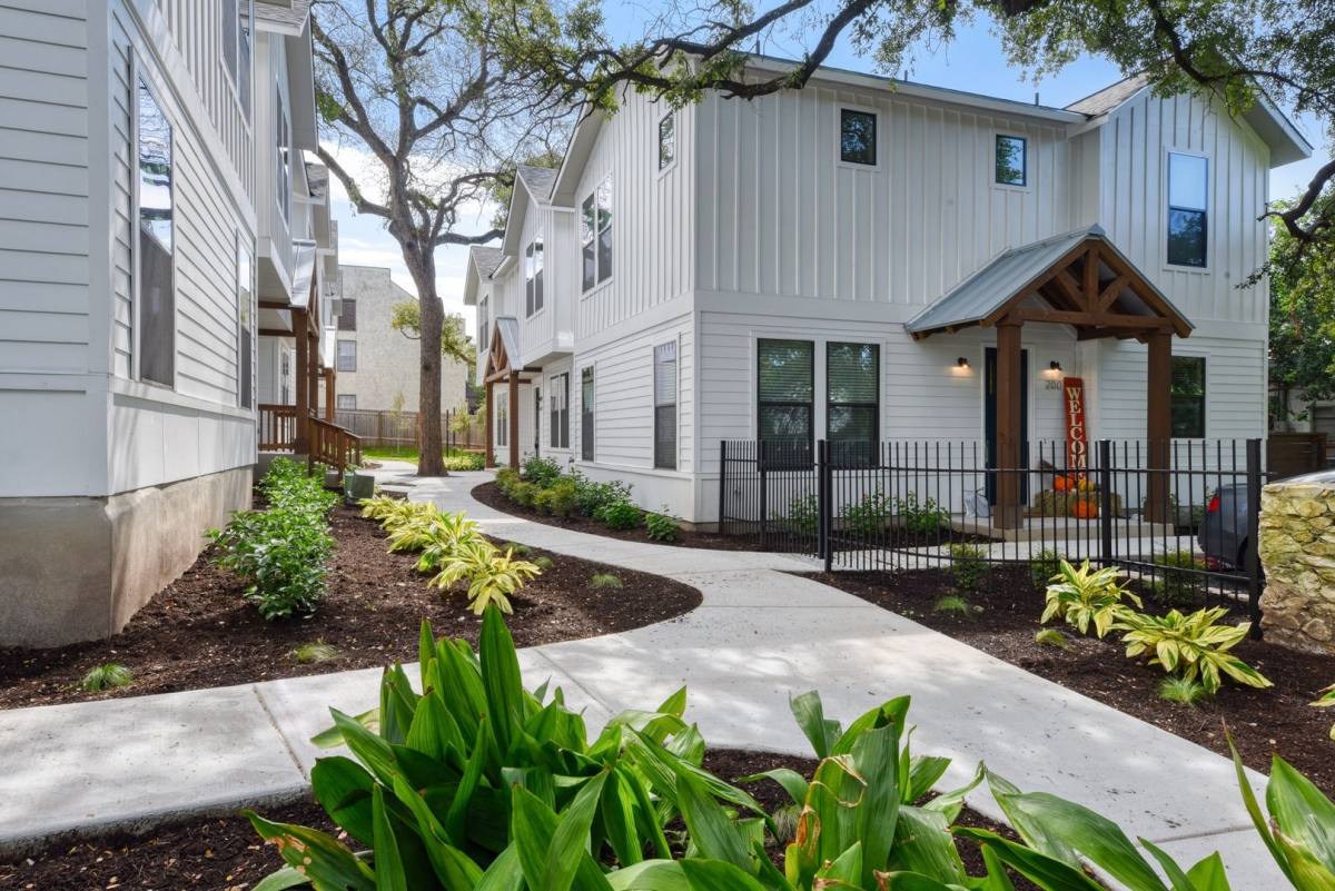 Apartment for rent at 200 Melrose Place, San Antonio, TX 78212