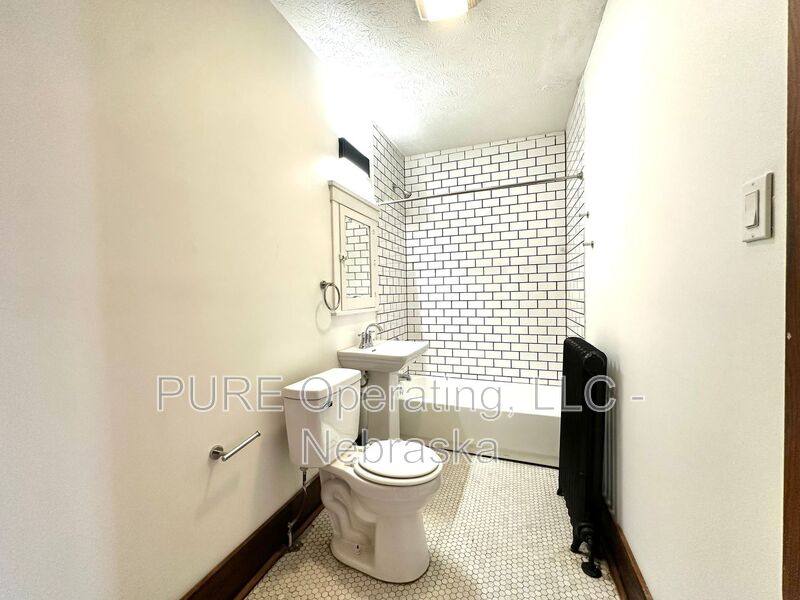 Apartment for rent at 120 N 6th St #L, Council Bluffs, IA 51503
