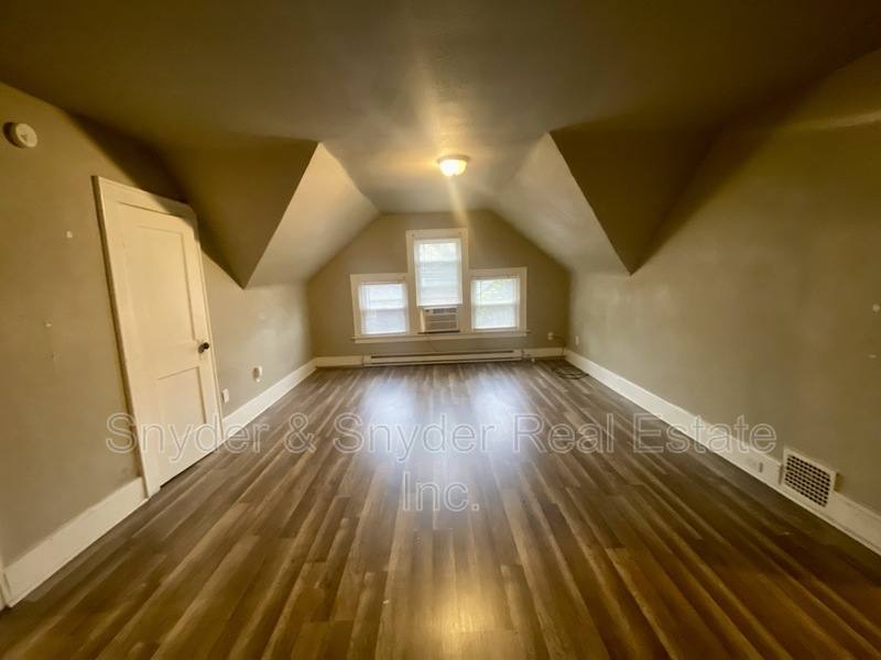 Apartment for rent at 438 Crestwood Ave #3, Akron, OH 44302