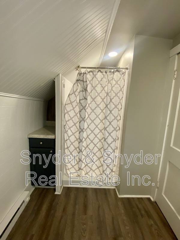 Apartment for rent at 438 Crestwood Ave #3, Akron, OH 44302