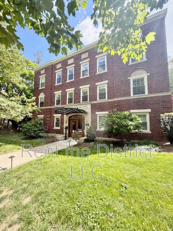Condo for rent at 2926 Porter St NW #107, Washington, DC 20008