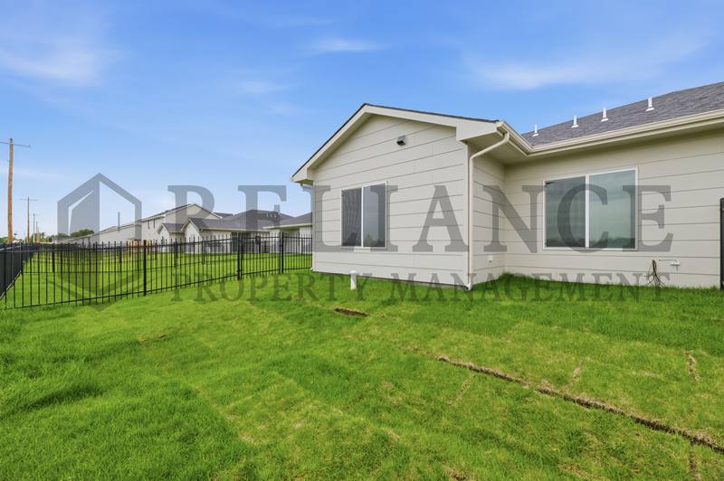 Apartment for rent at 202 N Gowen St, Goddard, KS 67052