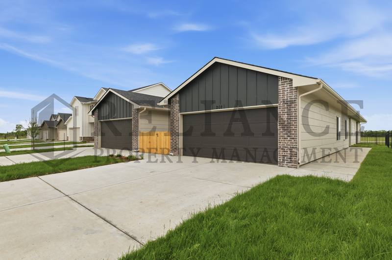 Apartment for rent at 202 N Gowen St, Goddard, KS 67052