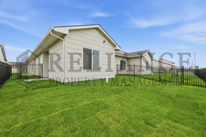 Apartment for rent at 202 N Gowen St, Goddard, KS 67052