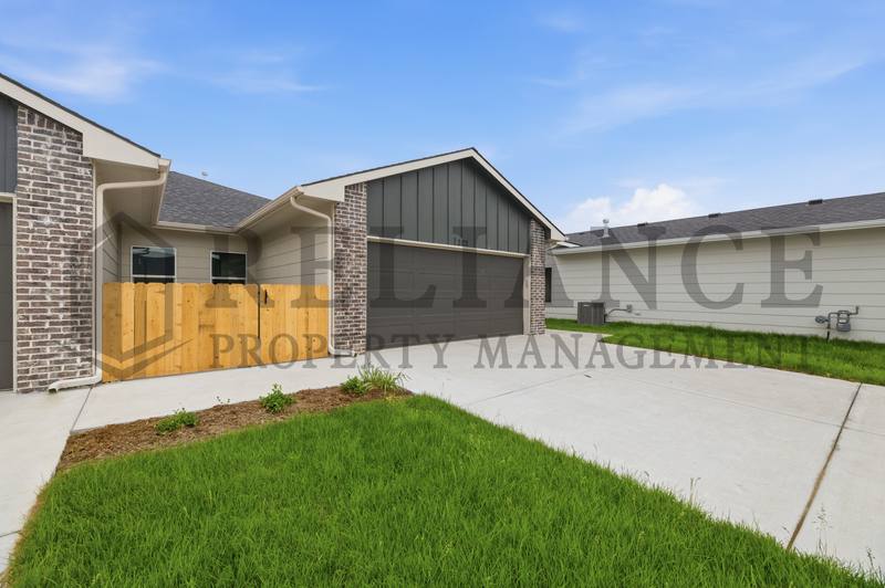 Apartment for rent at 202 N Gowen St, Goddard, KS 67052