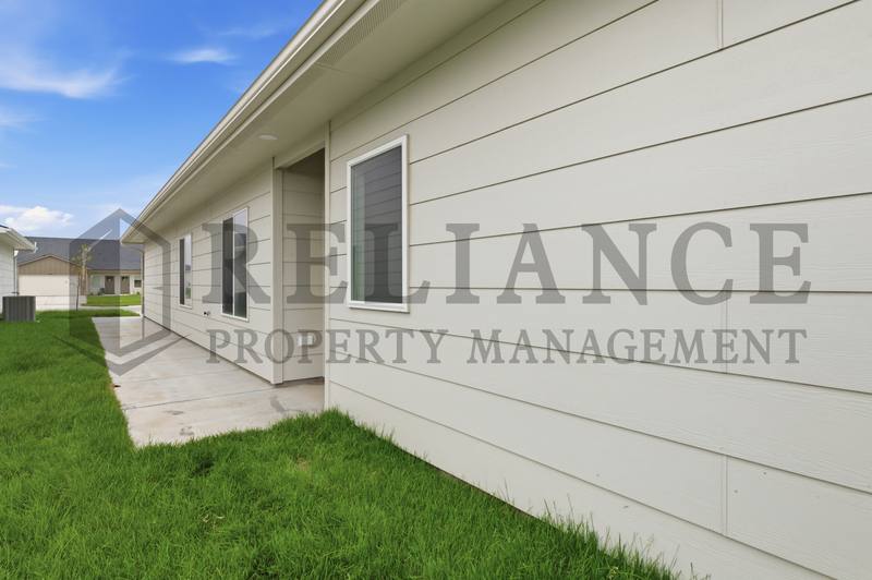 Apartment for rent at 202 N Gowen St, Goddard, KS 67052