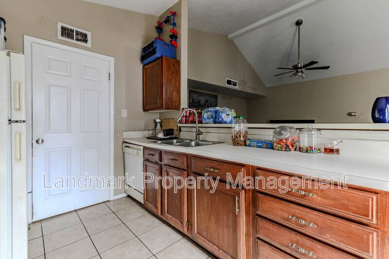 House for rent at 434 Pogue St, Cedar Hill, TX 75104