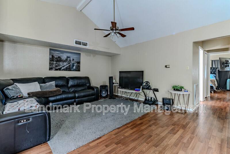 House for rent at 434 Pogue St, Cedar Hill, TX 75104