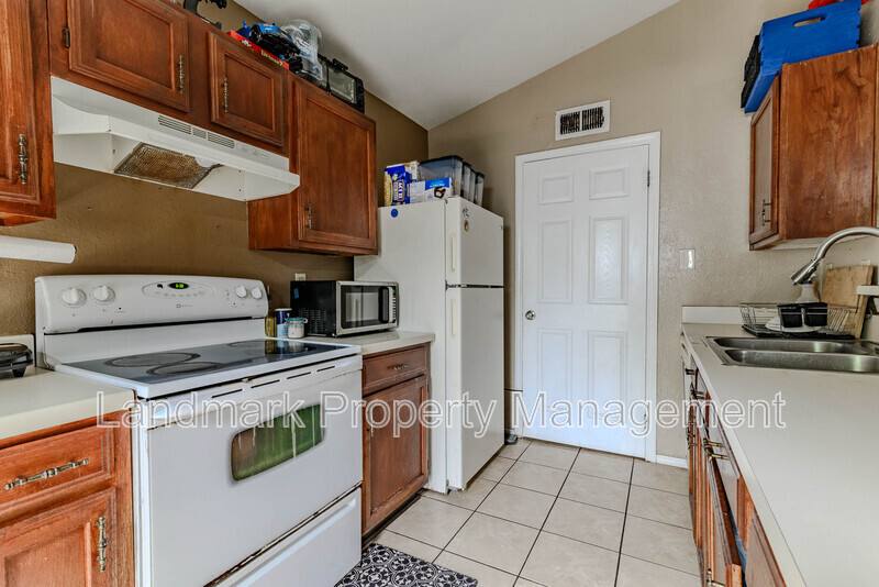 House for rent at 434 Pogue St, Cedar Hill, TX 75104