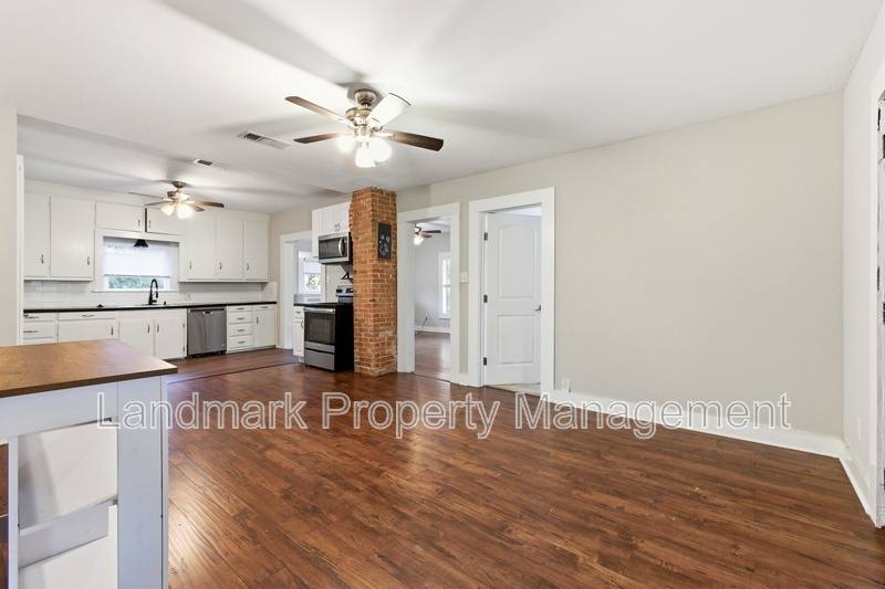 House for rent at 405 College St, Cleburne, TX 76033