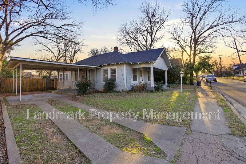 House for rent at 405 College St, Cleburne, TX 76033