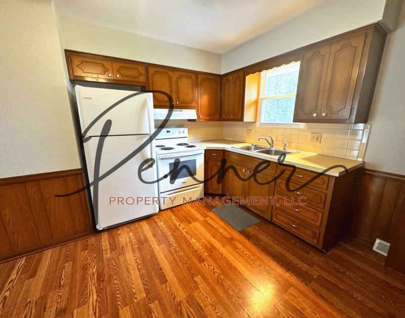 House for rent at 1138 S Glenwood Ave, Independence, MO 64053