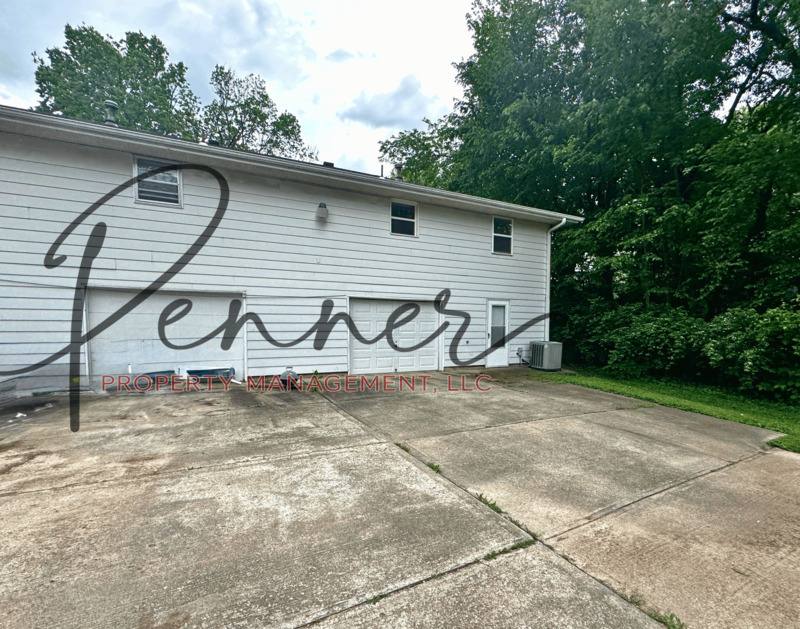 House for rent at 1138 S Glenwood Ave, Independence, MO 64053