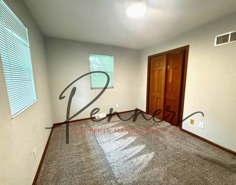 House for rent at 1138 S Glenwood Ave, Independence, MO 64053