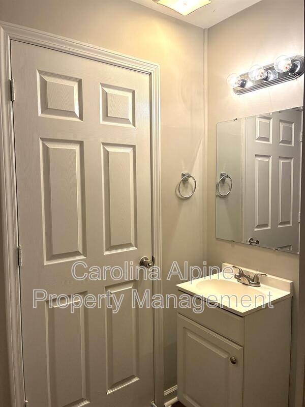 House for rent at 6800 Fieldvale Place, Charlotte, NC 28217