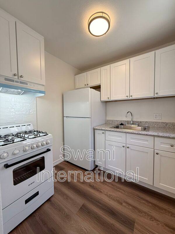 House for rent at 1002 Island Ave, Wilmington, CA 90744