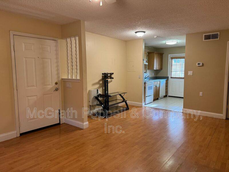 Apartment for rent at 2302 Maki Rd #33, Plant City, FL 33563