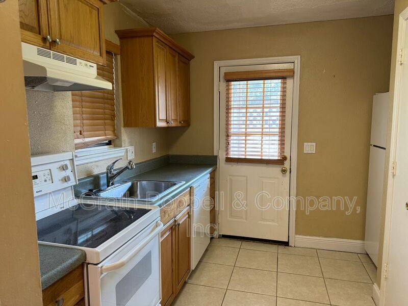Apartment for rent at 2302 Maki Rd #33, Plant City, FL 33563