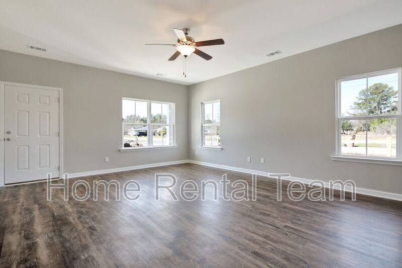 House for rent at 102 Kennah Court #10, Richmond Hill, GA 31324