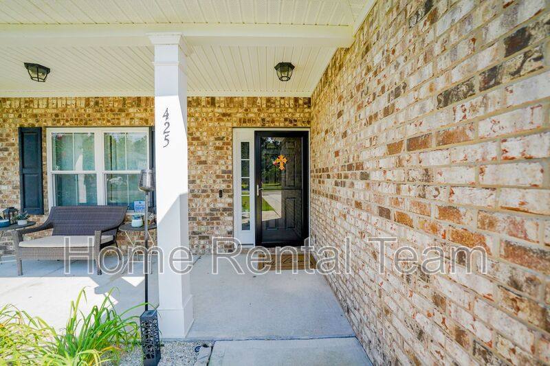 House for rent at 425 Wicklow Dr, Richmond Hill, GA 31324