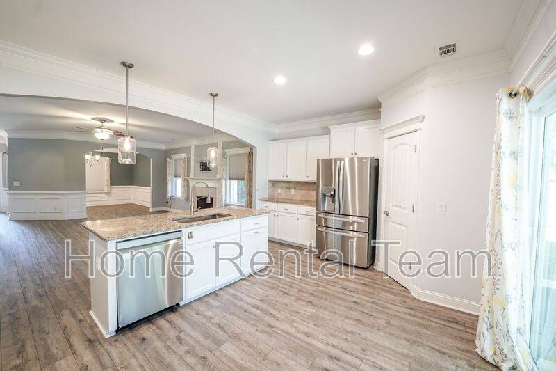 House for rent at 425 Wicklow Dr, Richmond Hill, GA 31324