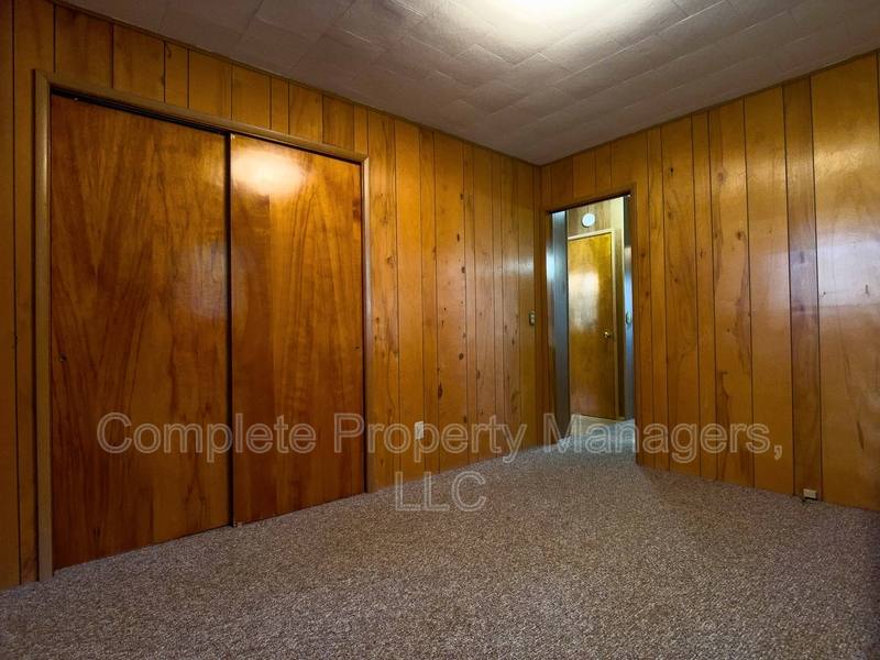 Apartment for rent at 110 S 4th Ave W #2, Lake Mills, IA 50450