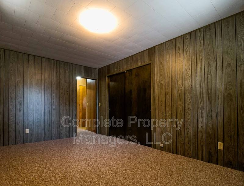 Apartment for rent at 110 S 4th Ave W #2, Lake Mills, IA 50450