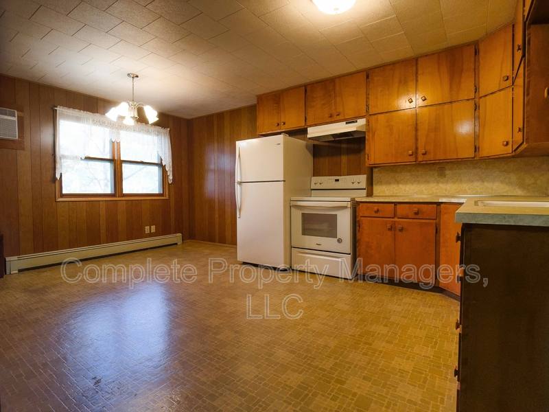 Apartment for rent at 110 S 4th Ave W #2, Lake Mills, IA 50450
