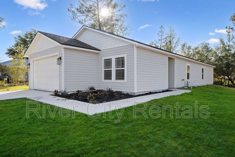 House for rent at 7596 Silver Sands Rd, Keystone Heights, FL 32656