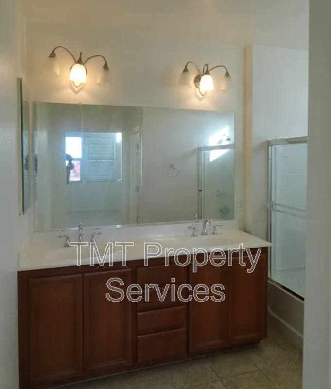 Townhouse for rent at 3044 Enchanted Walk, Sacramento, CA 95835