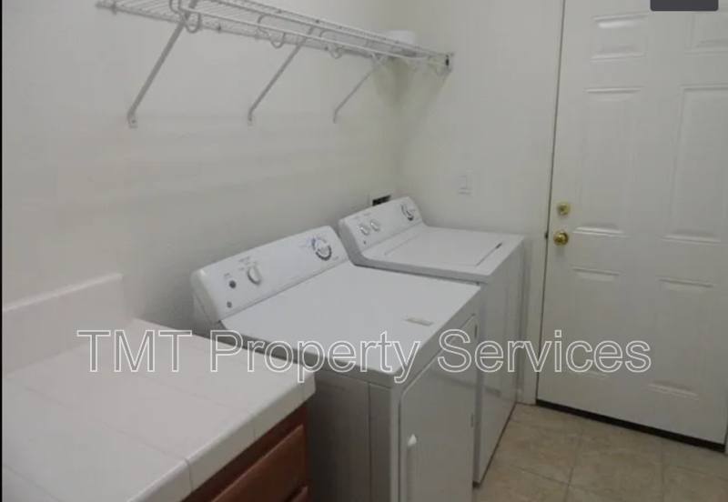 Townhouse for rent at 3044 Enchanted Walk, Sacramento, CA 95835