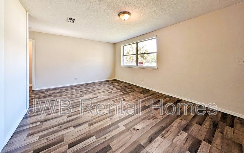 House for rent at 1288 28th St W, Jacksonville, FL 32209