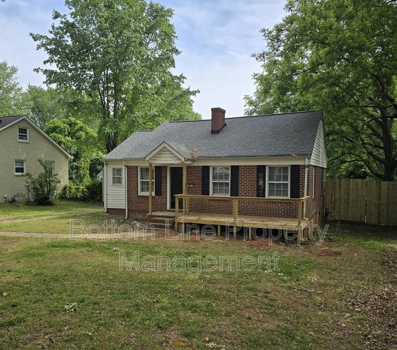 House for rent at 5008 Doris Ave, Charlotte, NC 28205