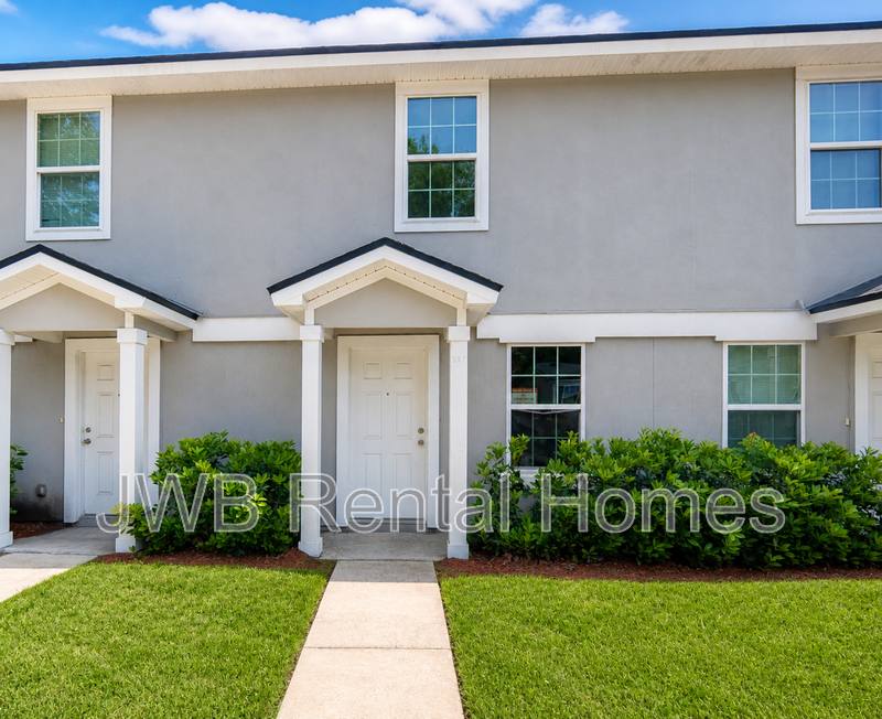 Townhouse for rent at 8485 McGirts Village Lane, Jacksonville, FL 32210