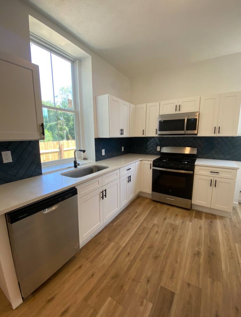 Apartment for rent at 1309 Dixie Highway 3, Louisville, KY 40210