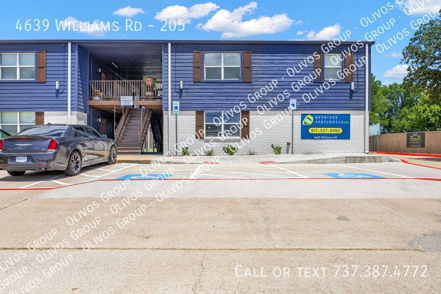 Apartment for rent at 4639 Williams Rd, Fort Worth, TX 76116