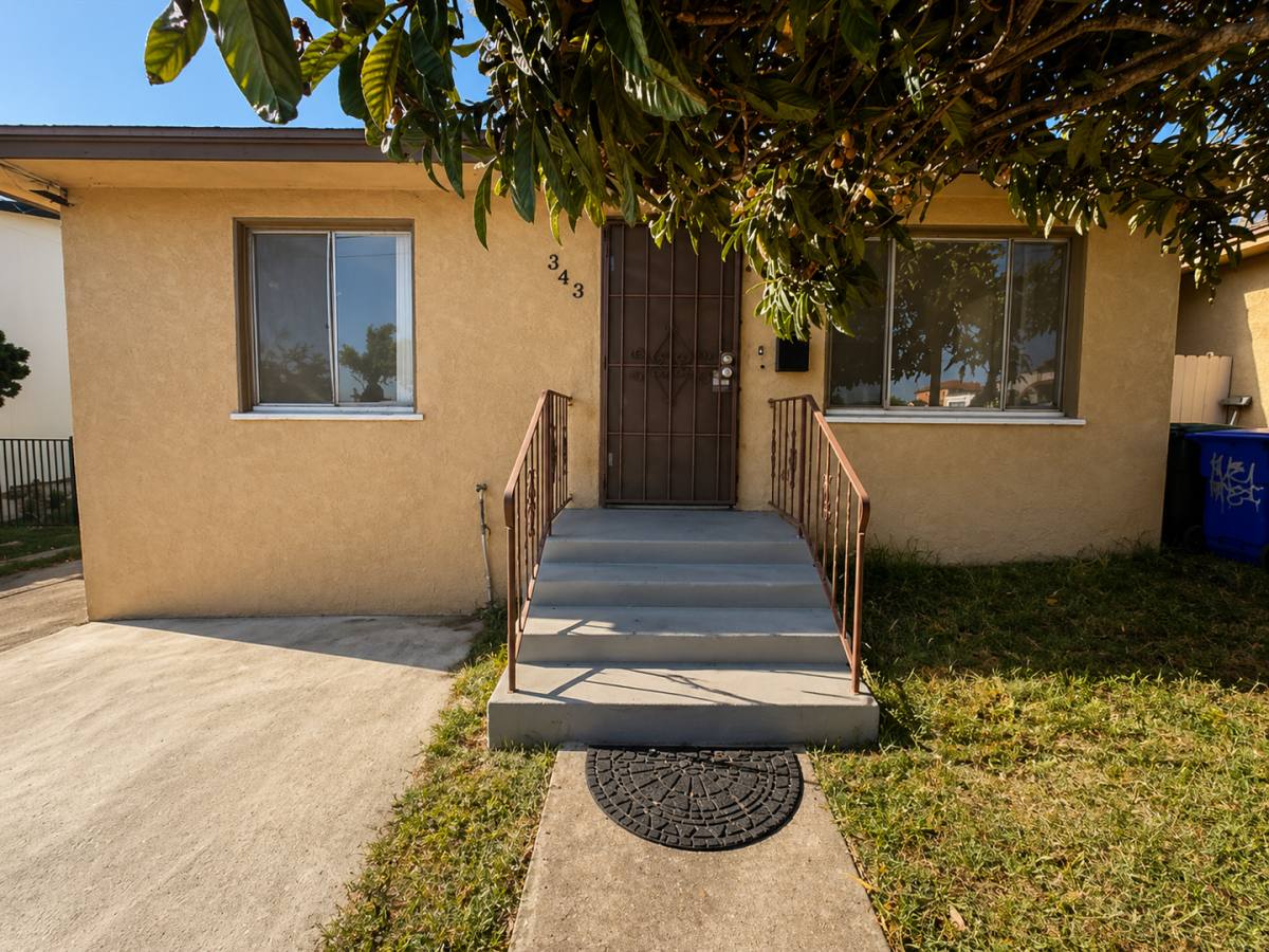 Townhouse for rent at 343-345 E 1st St, National City, CA 91950
